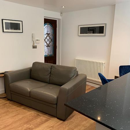 Mitre Court Holiday Home Plymouth Bagian luar foto